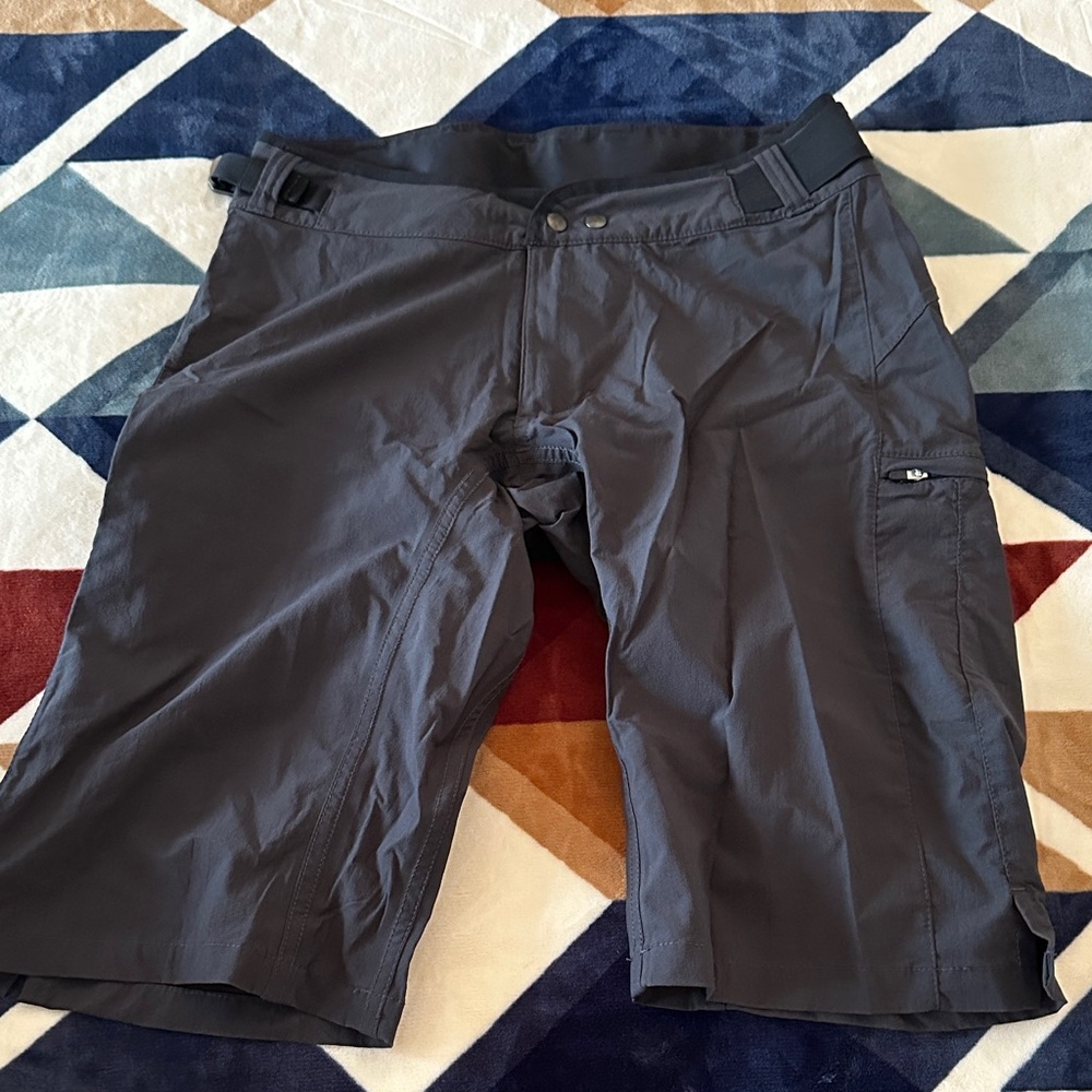 Men's Gray Cargo Shorts